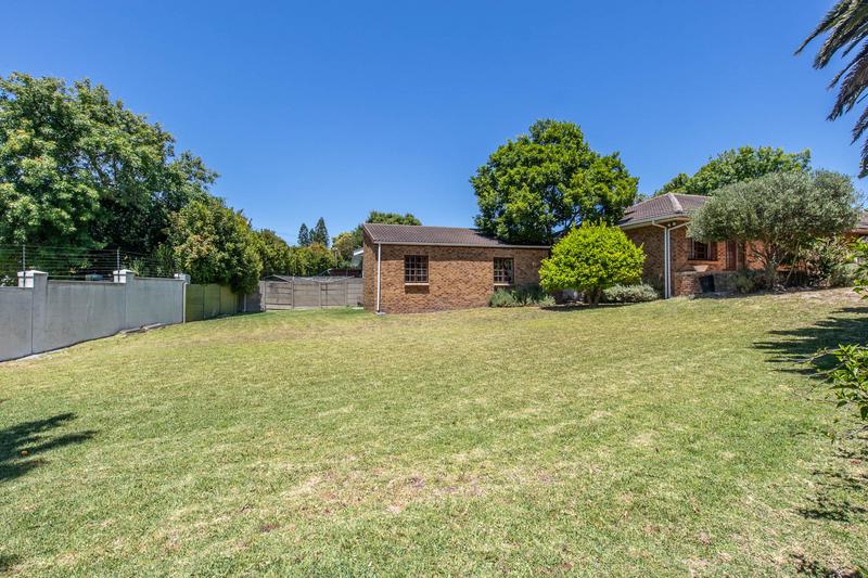 5 Bedroom Property for Sale in Constantia Western Cape